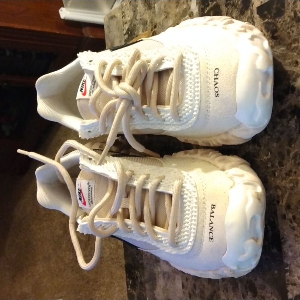 Nike over break size 9